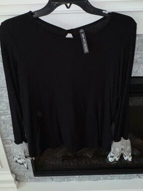 Top Design Lab/Lord & Taylor’s Women’s Black Long-Sleeve Top w White Lace Cuffs